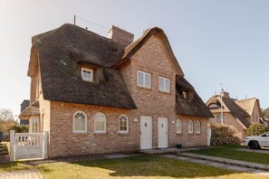 Exterior - Finn's Hüs - New: Finn's Hüs - Stylish & ready for occupancy from the end of September 2025 (Wenningstedt-Braderup (Sylt))