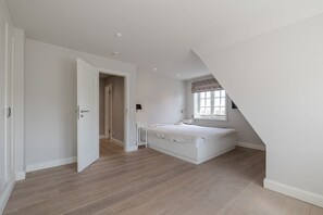 3 Schlafzimmer, Zimmersafe, Bügeleisen/Bügelbrett, WLAN