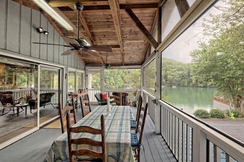 Peaceful Lake Burton Stay with Dock Access