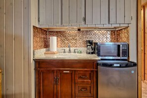 Fridge, microwave, stovetop, coffee/tea maker