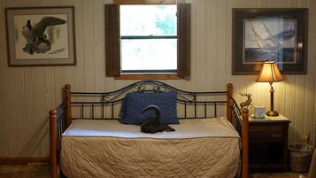 2 bedrooms, desk, iron/ironing board, travel crib