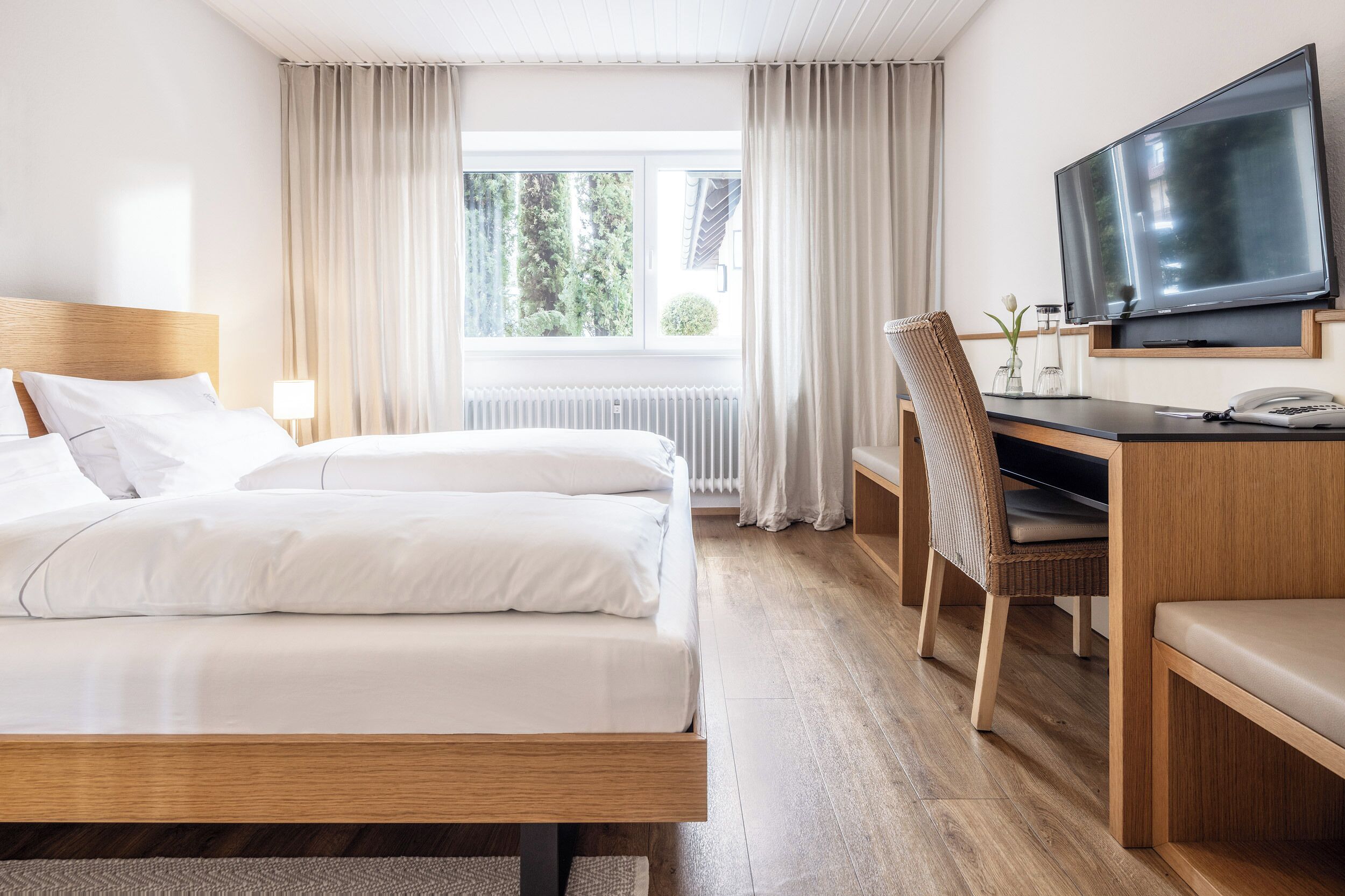 Double Room, Garden View | In-room safe, free WiFi