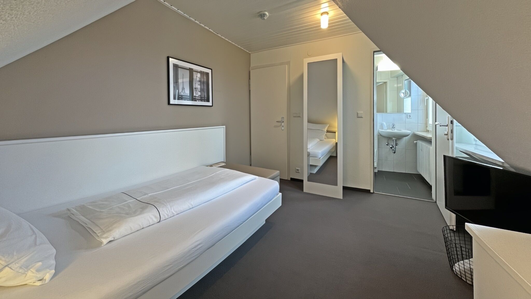 Enkelrum | Värdeförvaringsskåp på rummet och gratis wi-fi