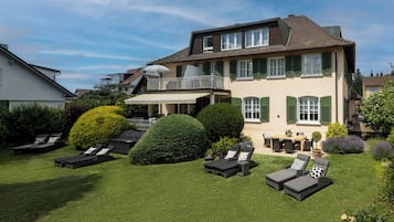 In-room safe, free WiFi