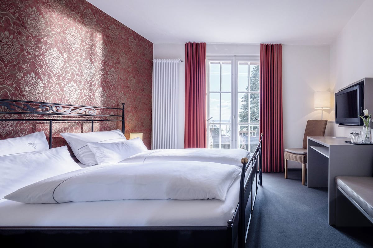 Double Room | In-room safe, free WiFi