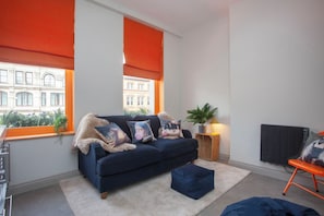 Living area - Higgihaus St Mary's Apts Front (Cardiff)