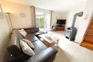 TV, fireplace, table tennis