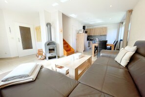 TV, fireplace, table tennis