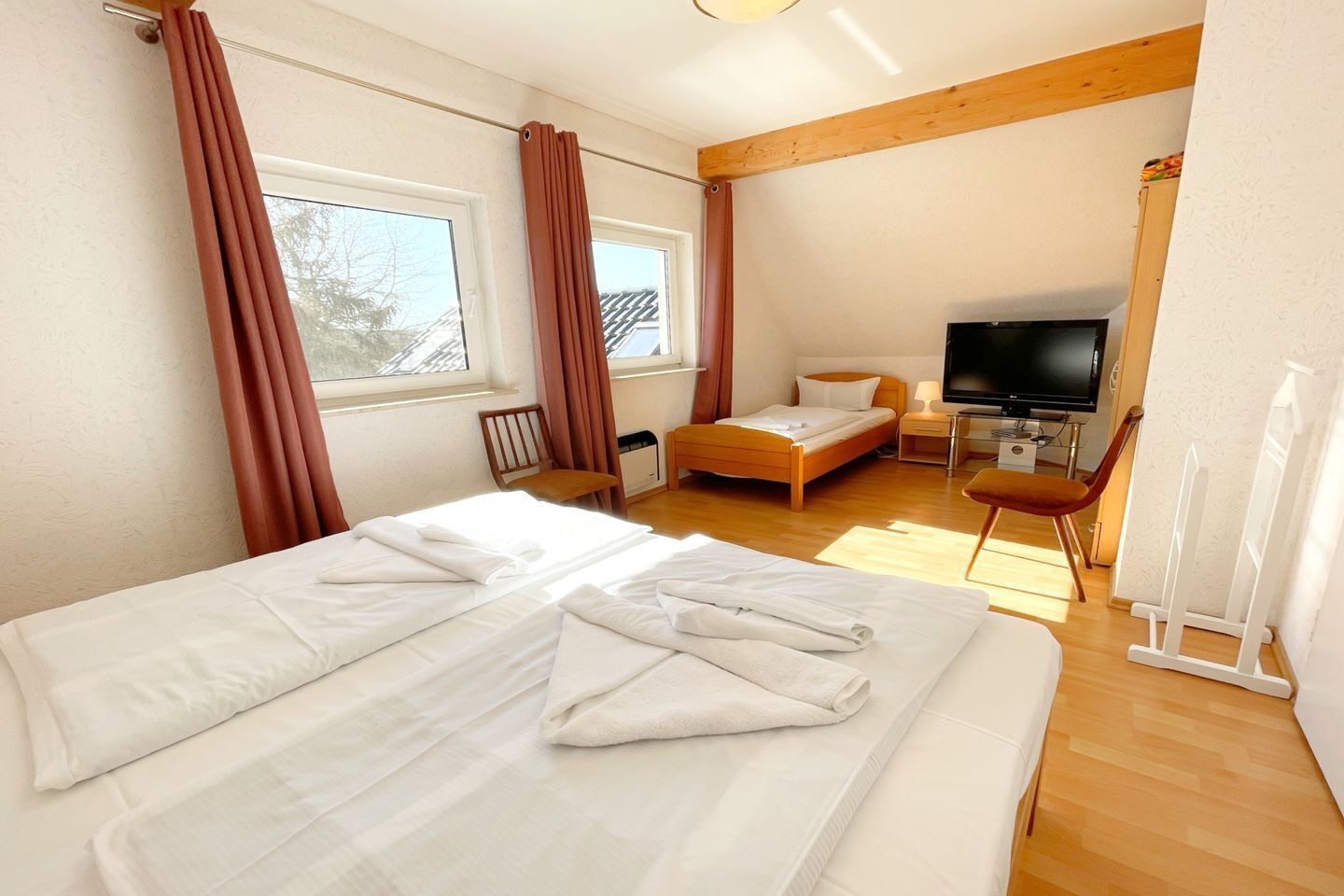 2 bedrooms, WiFi, bed sheets