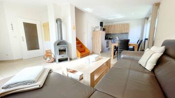 TV, fireplace, table tennis