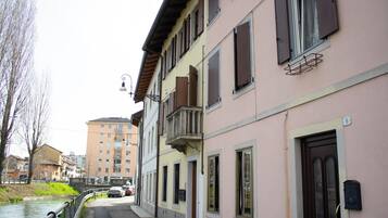 Apartment (1 Bedroom) | 1 Schlafzimmer, Bügeleisen/Bügelbrett, Bettwäsche