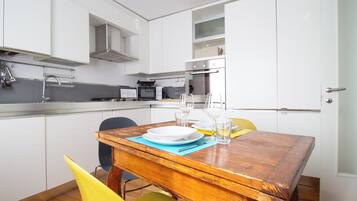 Apartment (1 Bedroom) | 1 bedroom, iron/ironing board, bed sheets