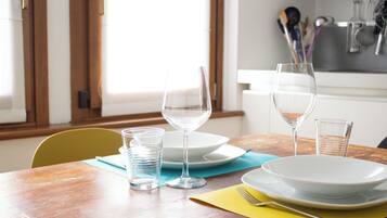 Apartment (1 Bedroom) | 1 bedroom, iron/ironing board, bed sheets