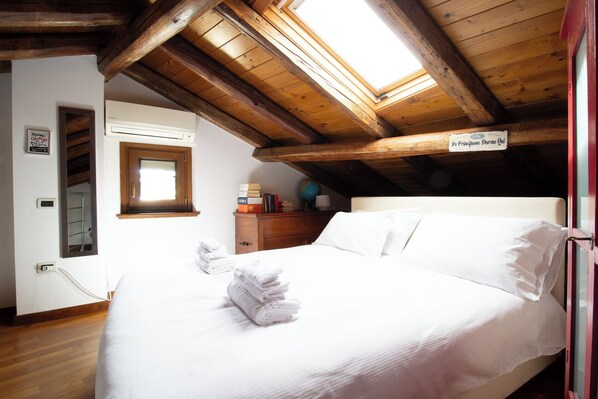 Apartment (1 Bedroom) | 1 bedroom, iron/ironing board, bed sheets - Passons 4 (Udine)