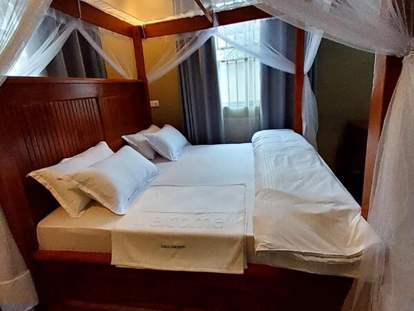 9 bedrooms, iron/ironing board