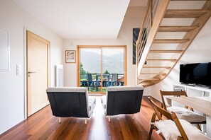 Interior - Apartment 'La Côte D'Aime 44m2' with Mountain View, Shared Terrace and Wi-Fi (La Plagne Tarentaise)