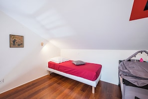 1 chambre, fer et planche Ă  repasser, Wi-Fi, draps fournis