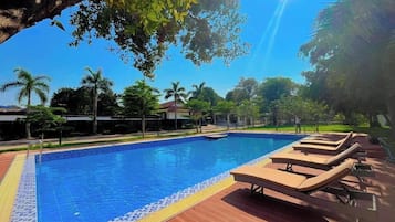 Outdoor pool, pool loungers