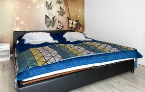 5 bedrooms, travel cot, free WiFi