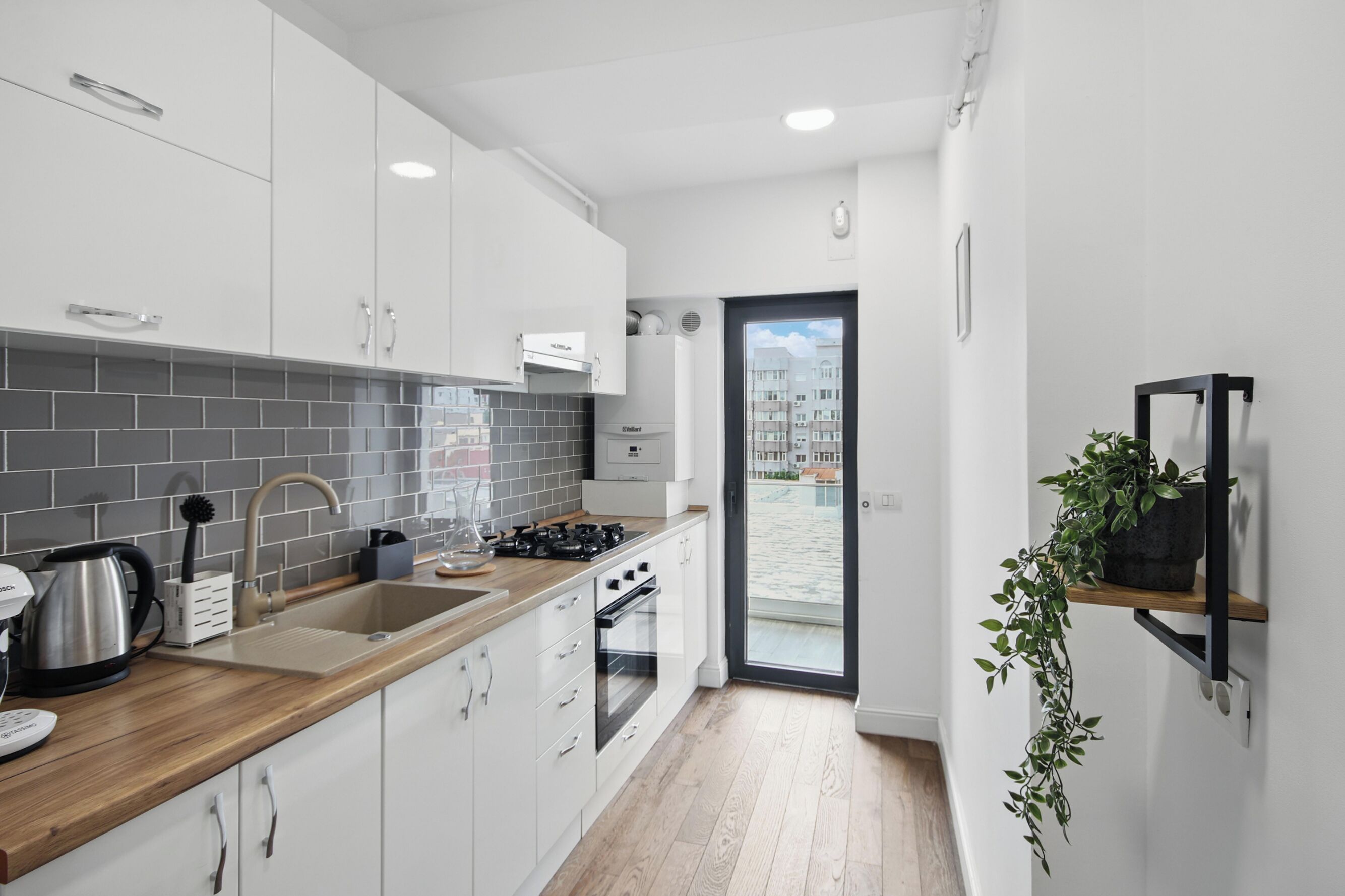 Moonlight | Cocina privada | Refrigerador con congelador, horno y parrilla de estufa 