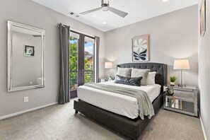 3 bedrooms, desk, iron/ironing board, free WiFi