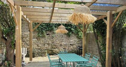 Maison de charme sur les remparts, face Ă la mer, accĂšs direct plage