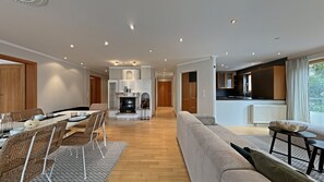 Apartment, Balcony | Living area | Flat-screen TV - Ferienwohnung am Urbanbrunnen (Hagnau)