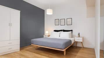 Deluxe Suite, City View | Soundproofing, iron/ironing board, travel crib, free WiFi