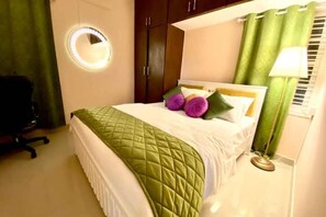 2 bedrooms, iron/ironing board, WiFi, bed sheets