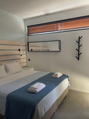 3 chambres, fer et planche à repasser, Wi-Fi, draps fournis