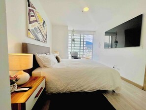 1 chambre, fer et planche à repasser, accès Internet, draps fournis