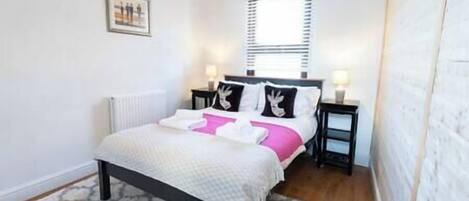 1 habitación, tabla de planchar con plancha y wifi