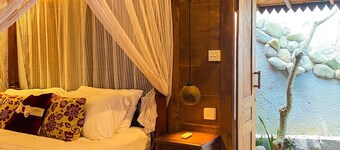 Joglo Breeze Guesthouse and villa room 1