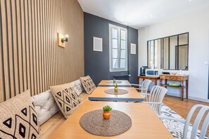 Dining - Room 'N°01' with Wi-Fi (Chantonnay)