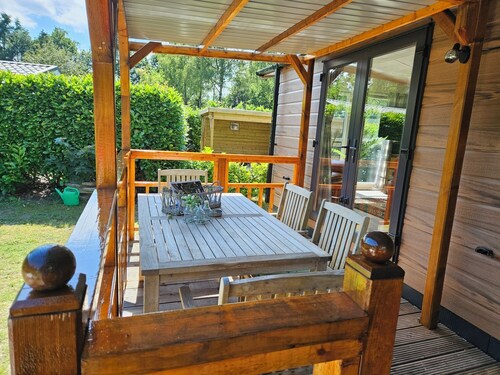 Modern chalet with cozy porch: the Veluwe Feel Good