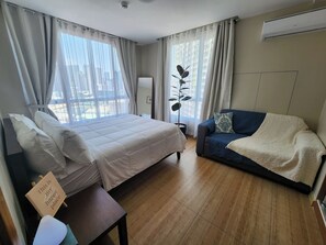1 bedroom, iron/ironing board, internet, bed sheets