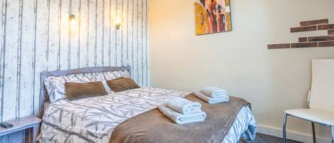 1 bedroom, WiFi, bed sheets