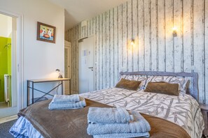 1 室のベッドルーム、WiFi、ベッドシーツ