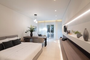 Luxury Apartment, 1 Double Bed, Balcony, City View