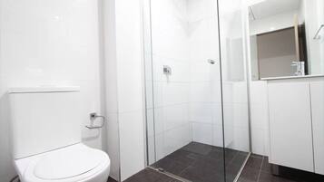 Shower, towels