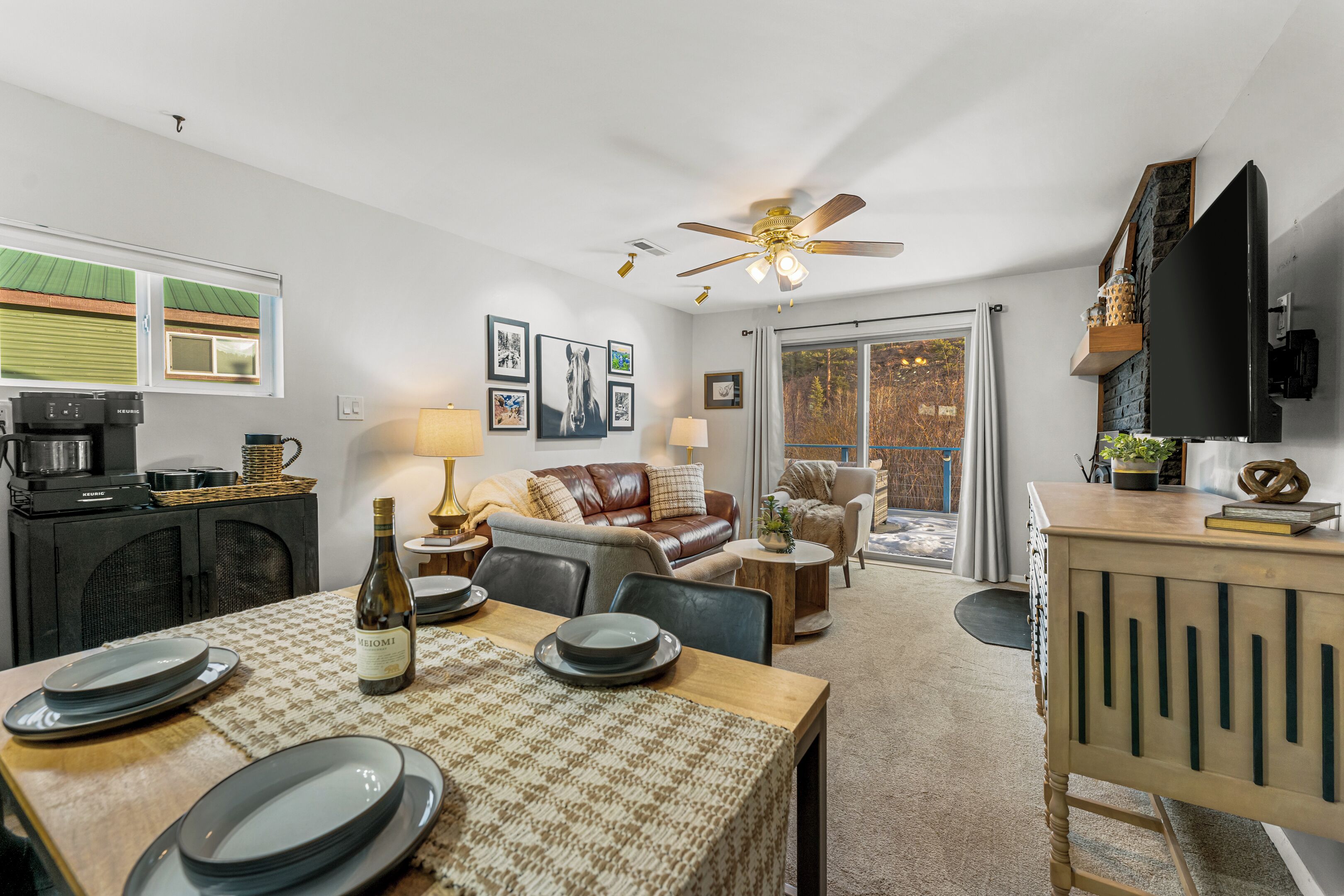 Smart TV, fireplace, offices