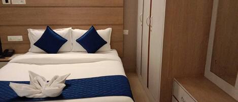 4 bedrooms, WiFi, bed sheets