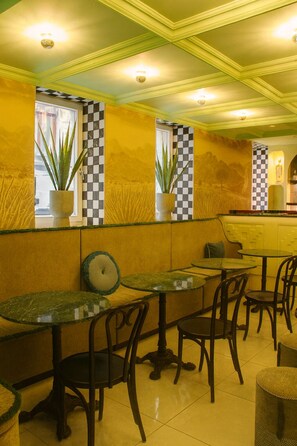 บริเวณนั่งเล่นที่ล็อบบี้