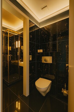 Economy-Doppelzimmer | Badezimmer