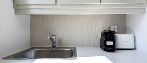 Luxury Studio, Sea View | Private kitchen