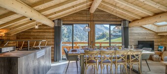"Borderan" Apartment with Mountain Views, Jacuzzi, Balcony, and Wi-Fi