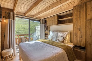 4 bedrooms, WiFi, bed sheets - Apartment "Borderan" with Mountain Views, Jacuzzi, Balcony and Wi-Fi (La Clusaz)