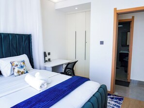 Estudio Deluxe | Espacio para trabajar con laptop y wifi gratis 