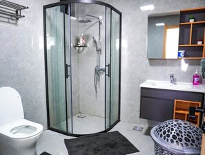 Studio Deluxe | Badrum | Gratis toalettartiklar, tvål och toalettpapper