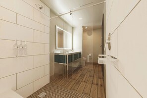 Bathroom - GULFSTREAM HOTEL, Lake Worth Beach, a Tribute Portfolio Hotel (Lake Worth)